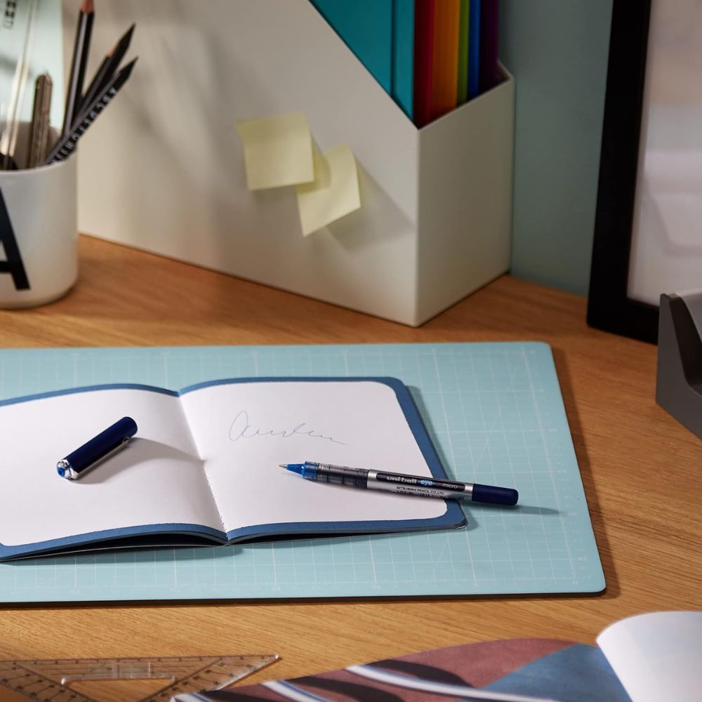 Roller Ball Pen Uniball Eye Micro UB-150